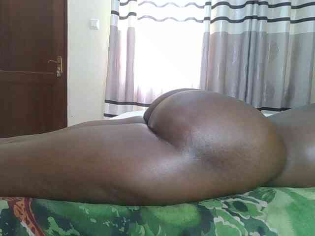 Finebubblyassie webcam