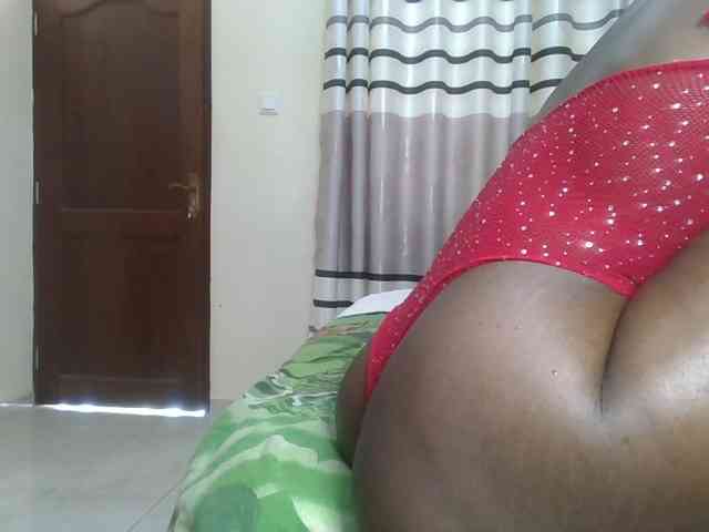 Finebubblyassie webcam