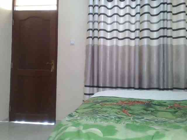 Finebubblyassie webcam