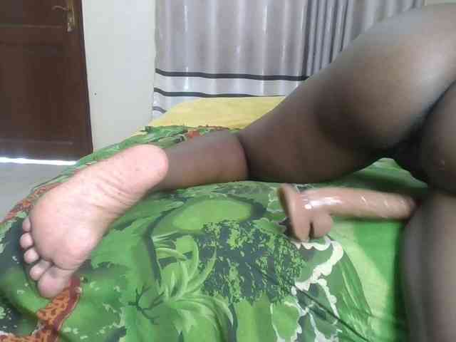 Finebubblyassie webcam