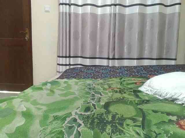 Finebubblyassie webcam