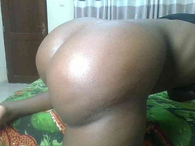 Finebubblyassie webcam