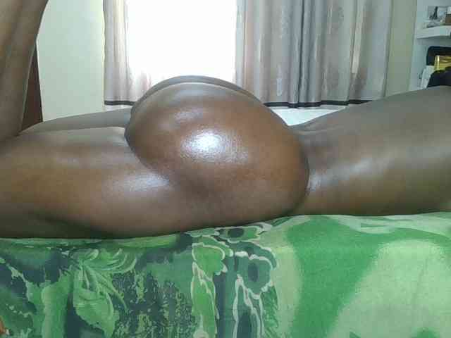 Finebubblyassie webcam