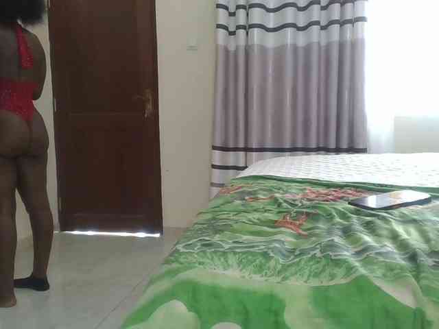 Finebubblyassie webcam