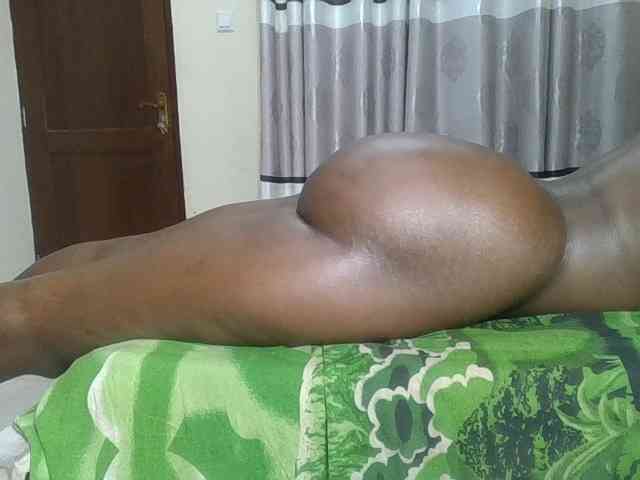 Finebubblyassie webcam