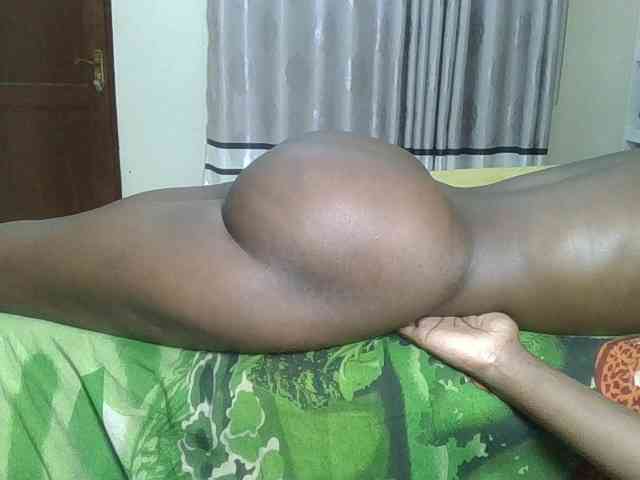 Finebubblyassie webcam