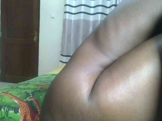 Finebubblyassie webcam