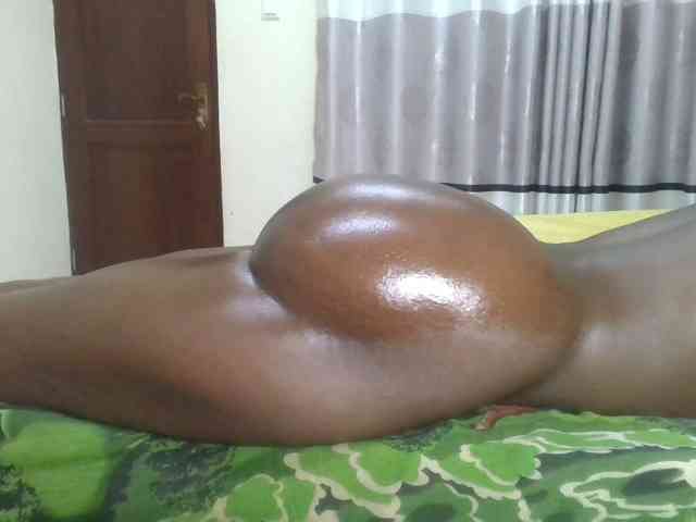 Finebubblyassie webcam