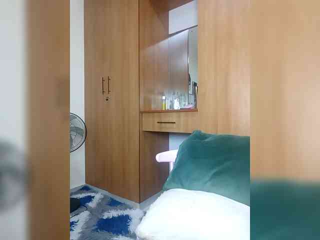 Finebubblyassie webcam