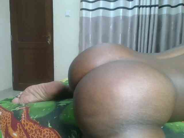 Finebubblyassie webcam