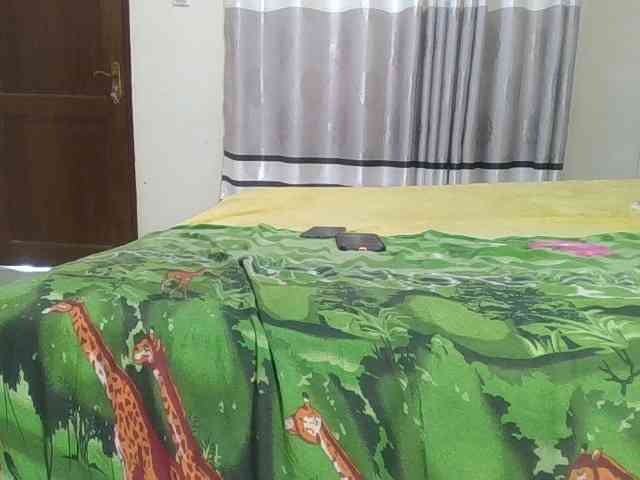 Finebubblyassie webcam