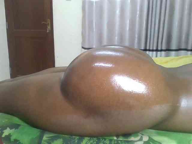 Finebubblyassie webcam