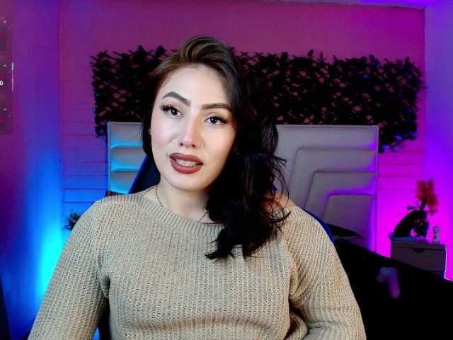 MiiaParis's BongaCams show and profile