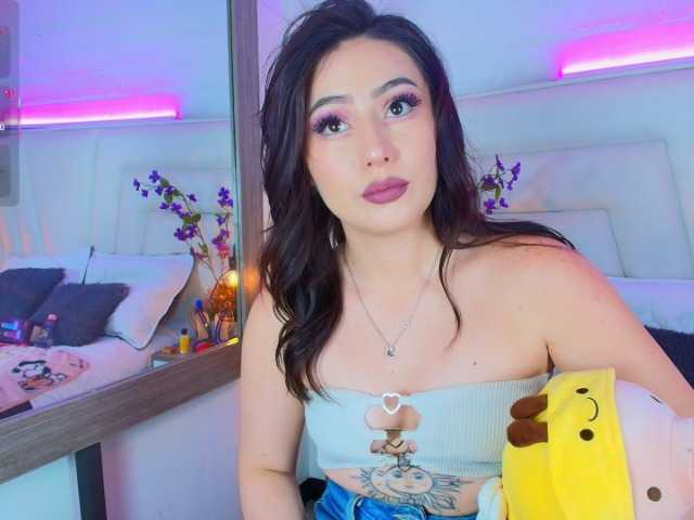 MiiaParis's BongaCams show and profile