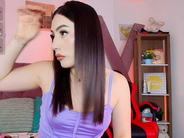 MiiaParis's BongaCams show and profile