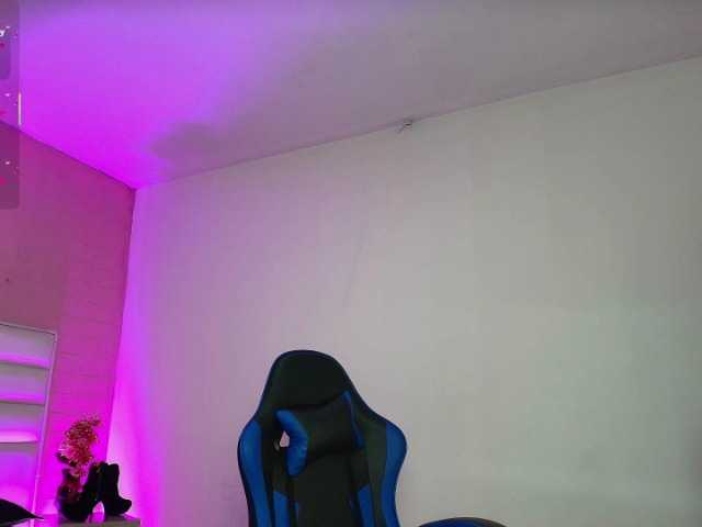 MiiaParis's BongaCams show and profile