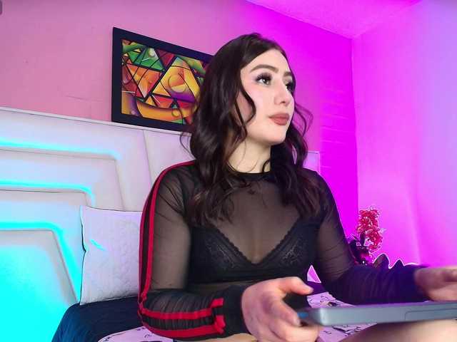 MiiaParis's BongaCams show and profile