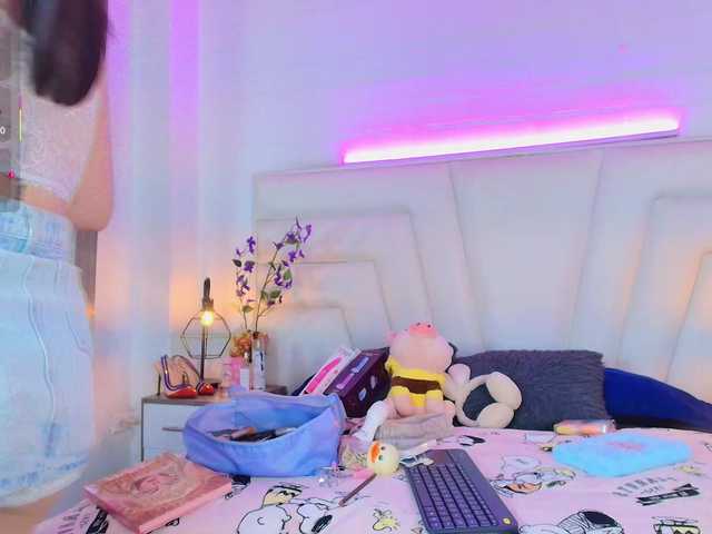 MiiaParis's BongaCams show and profile