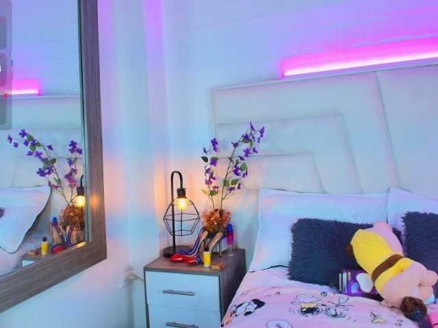 MiiaParis's BongaCams show and profile