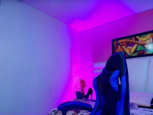 MiiaParis's BongaCams show and profile