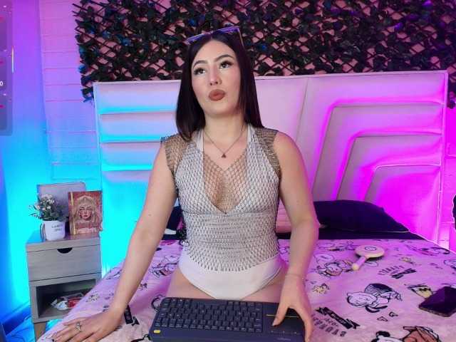 MiiaParis's BongaCams show and profile