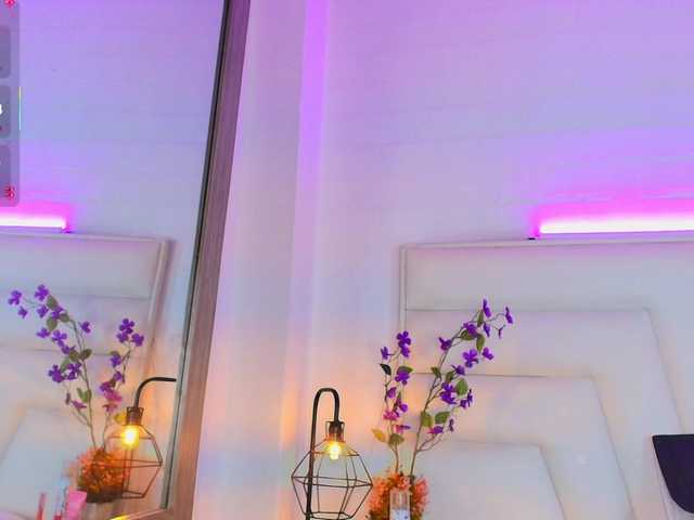 MiiaParis's BongaCams show and profile