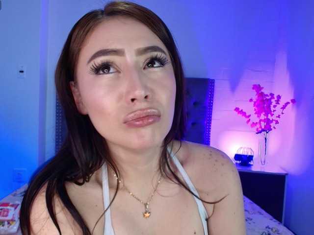 MiiaParis's BongaCams show and profile