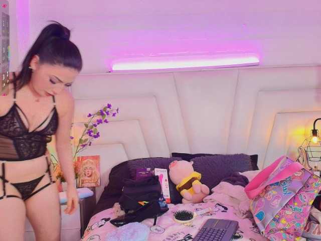 MiiaParis's BongaCams show and profile