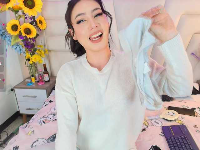 MiiaParis's BongaCams show and profile