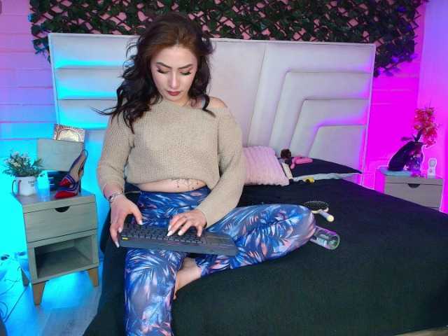 MiiaParis's BongaCams show and profile