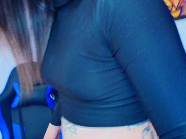 MiiaParis's BongaCams show and profile