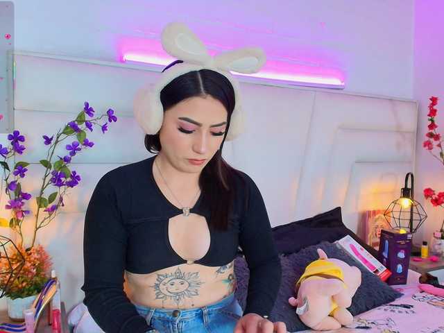 MiiaParis's BongaCams show and profile