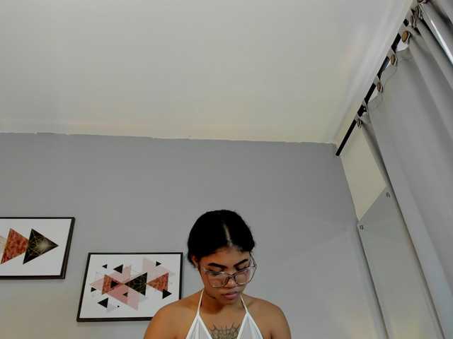 PauleteW10's BongaCams show and profile