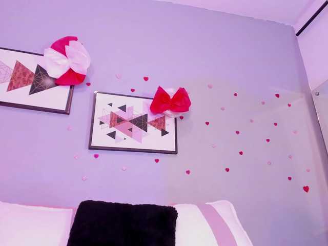 PauleteW10's BongaCams show and profile