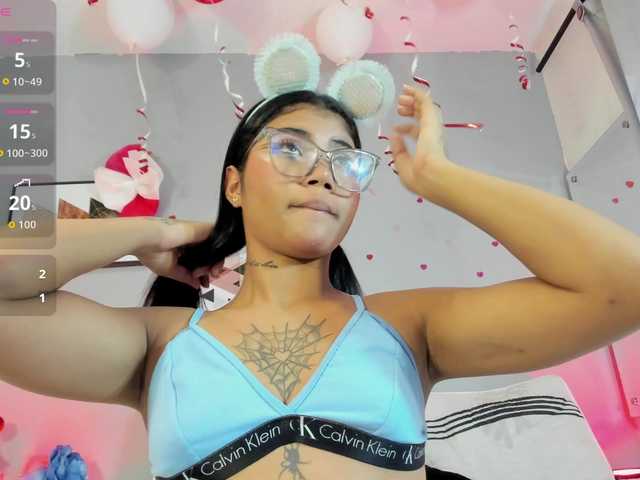 PauleteW10's BongaCams show and profile