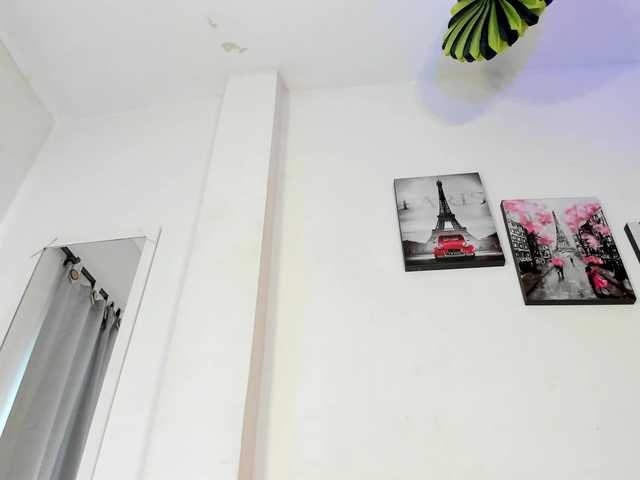 PauleteW10's BongaCams show and profile