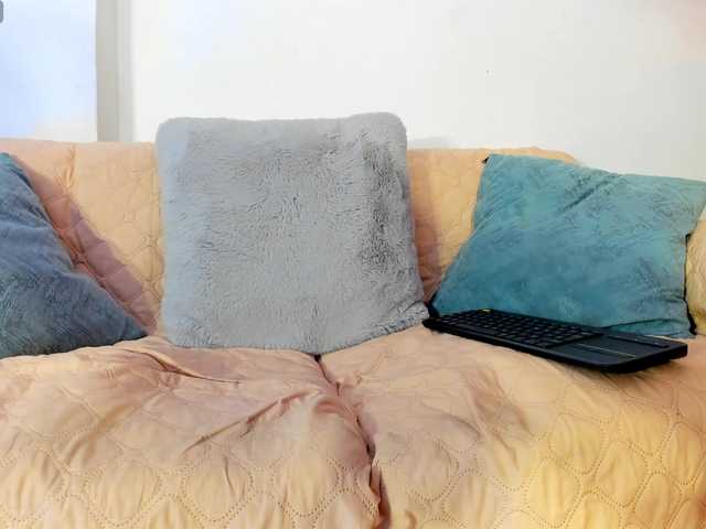 PauleteW10's BongaCams show and profile