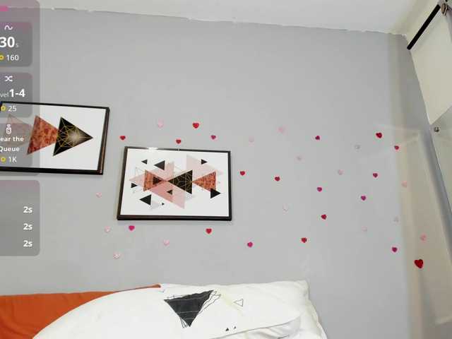 PauleteW10's BongaCams show and profile