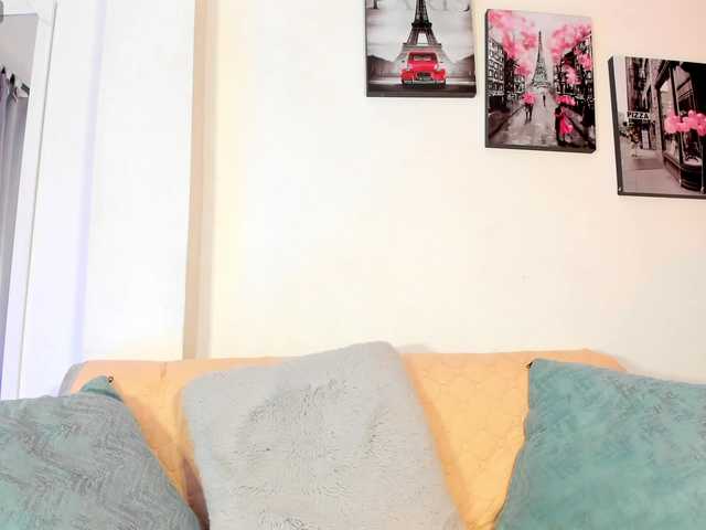 PauleteW10's BongaCams show and profile