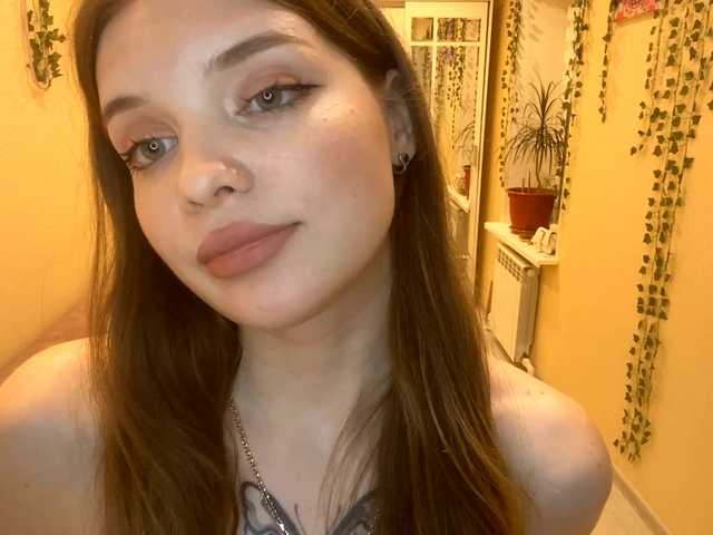 видео BettieClemence