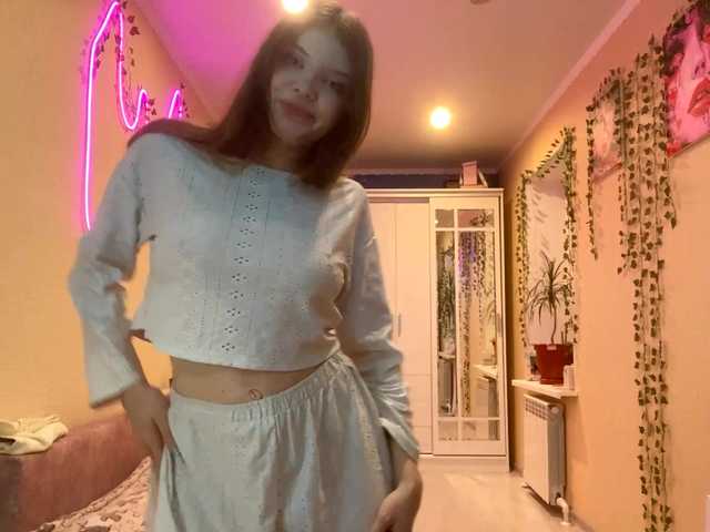 BettieClemence's BongaCams show and profile