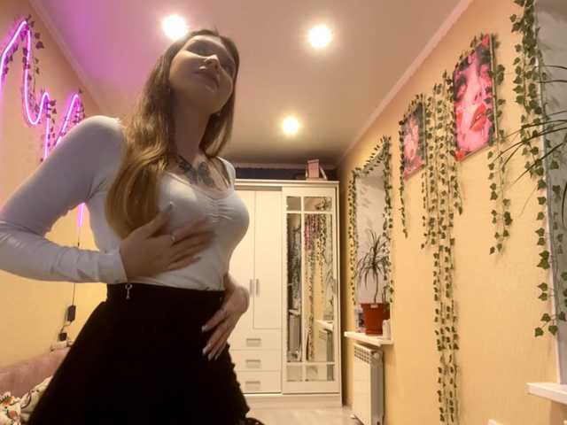 BettieClemence's BongaCams show and profile