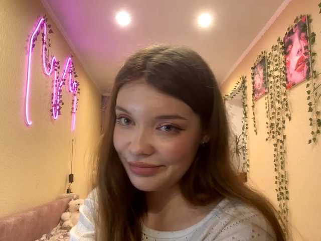 BettieClemence's Thumb Image