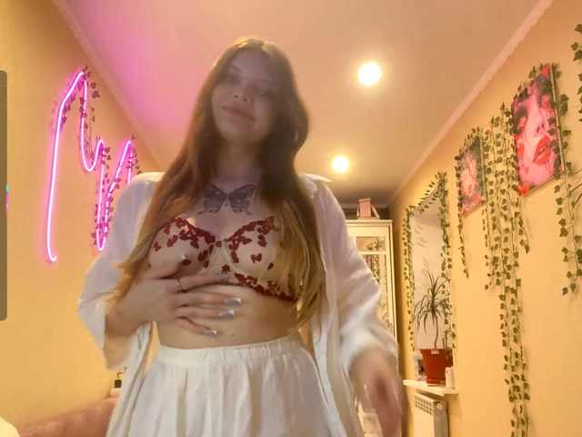 BettieClemence live cam