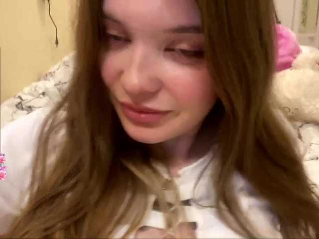 BettieClemence — Goal: show my assHello! I'm a new girl here, my name is Emily, I'm 18, skinny and I'm still shy