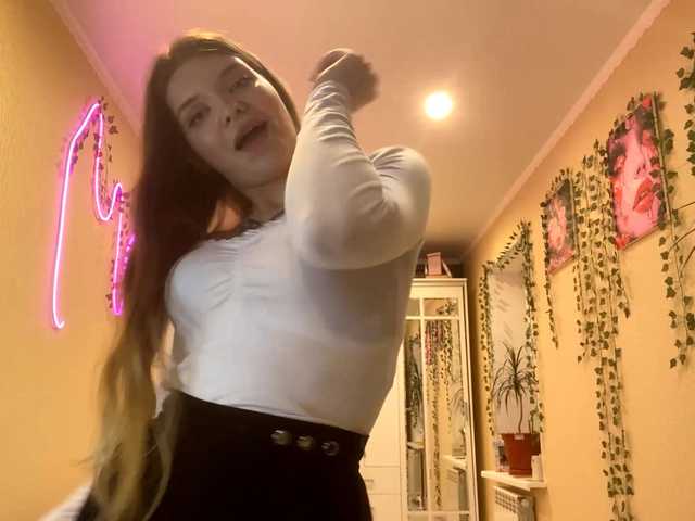 BettieClemence's BongaCams show and profile