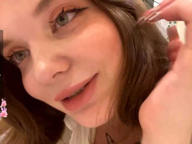 BettieClemence from BongaCams