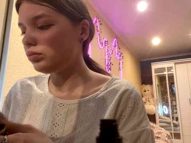 BettieClemence webcam