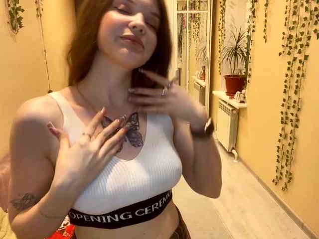 BettieClemence webcam