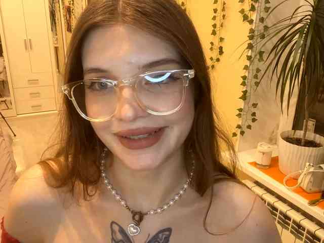 BettieClemence webcam